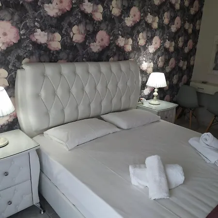 Julia Apartment